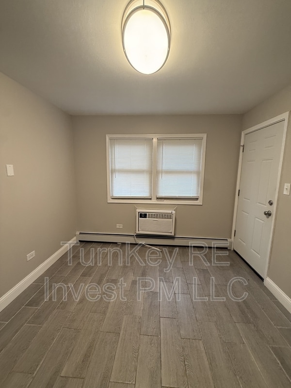 Building Photo - 14421 S Ravinia Ave