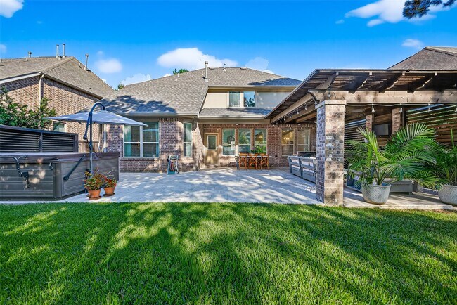 Building Photo - 122 Lindenberry Cir