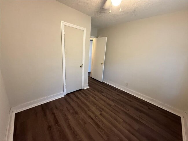 Building Photo - 1352 W Gulf Field Dr