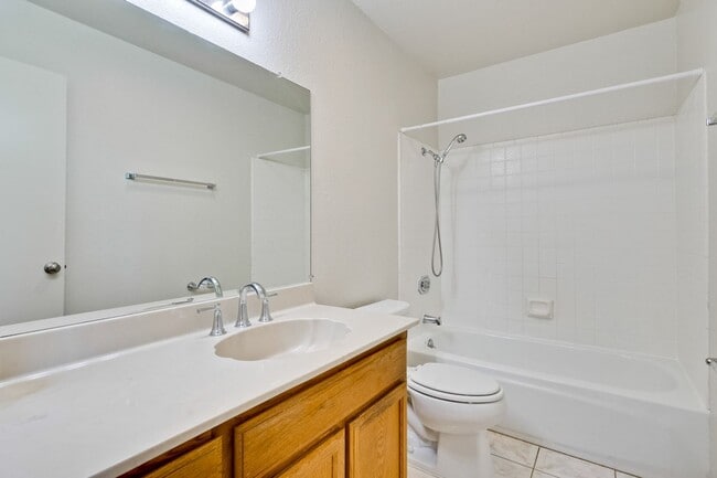 Building Photo - Hardwood Floors- A/C- Full Bedroom and Bath on First Floor: Fresh Paint