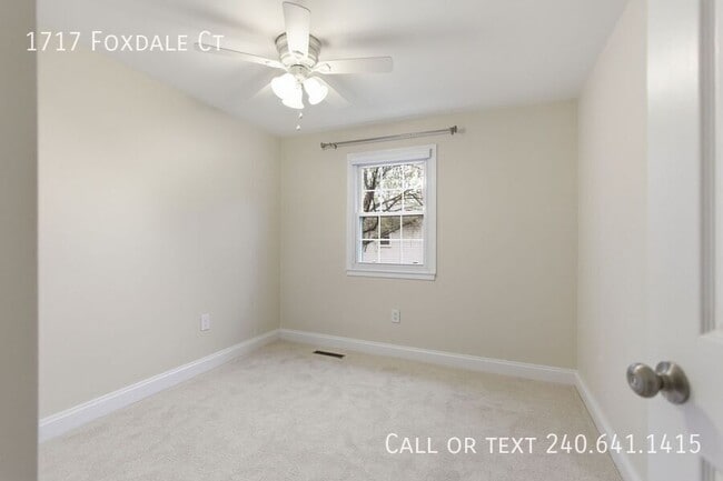 Building Photo - 1717 Foxdale Ct