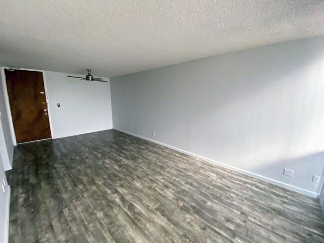 Building Photo - 358NEW