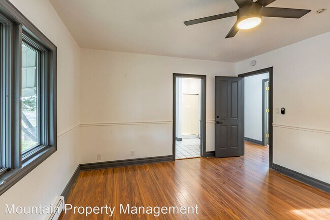 Building Photo - 10 br, 11 bath House - Employee Housing Op...