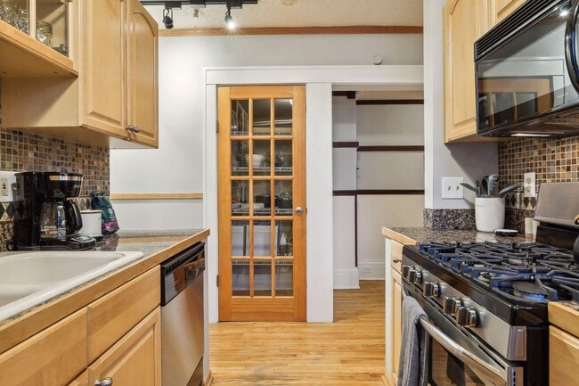 Building Photo - 3006 W 44th St