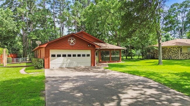 Building Photo - 2101 Bush Dr