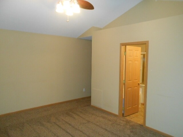 Building Photo - 2271 Landcrest Dr