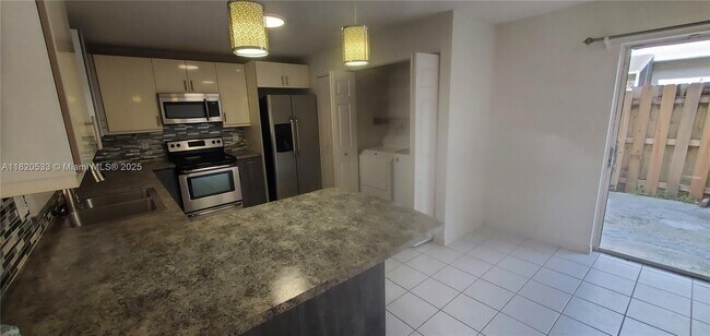 Building Photo - 3937 NW 122nd Terrace