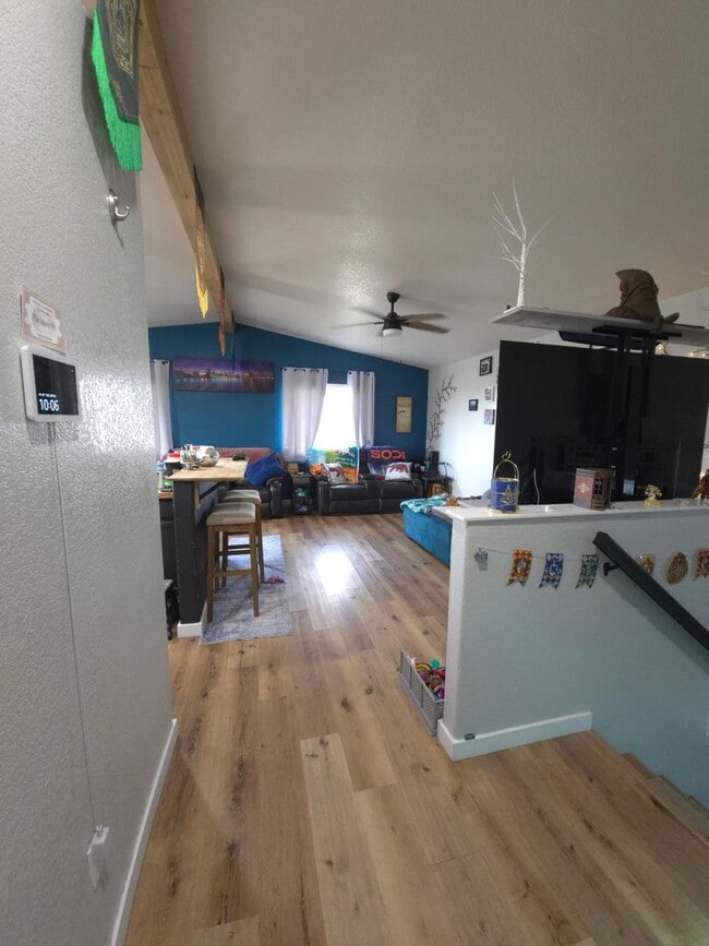 Building Photo - 4 Bedroom 3 Bath Home for Rent