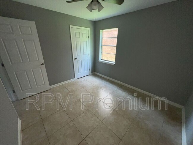 Building Photo - 5159 Baker Blvd