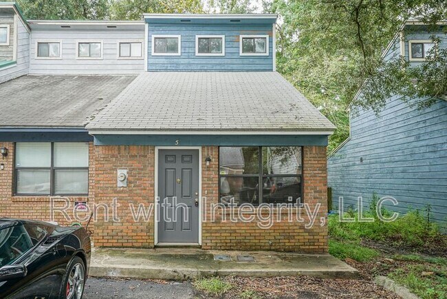 Primary Photo - 2100 Continental Ave