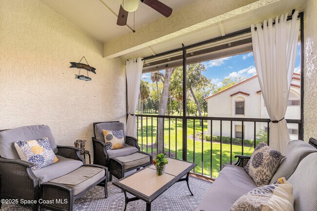 Building Photo - 1089 Country Club Dr