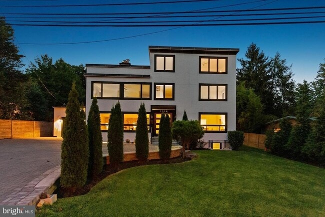 Building Photo - 5805 Massachusetts Ave