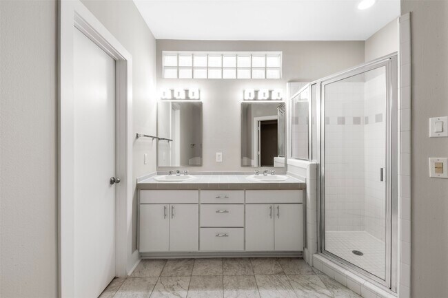 Building Photo - 9716 Linkmeadow Ln