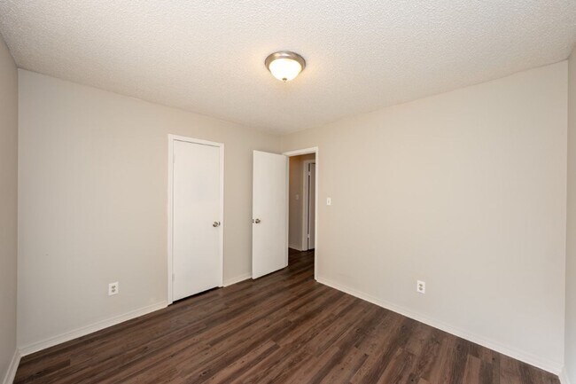 Building Photo - Relax & Unwind in This Beautifully Renovated 3BR Home