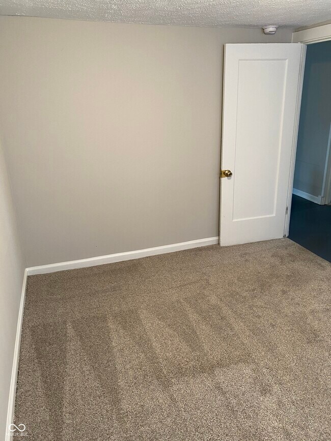 Building Photo - 5338 Winthrop Ave