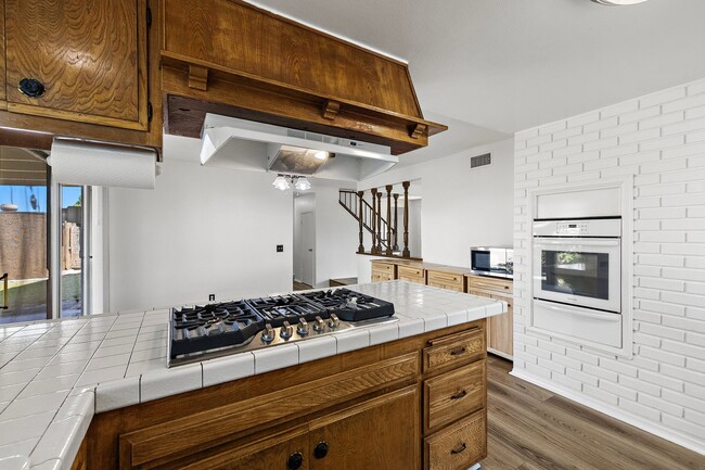 Building Photo - Spacious Home on Corner Lot!