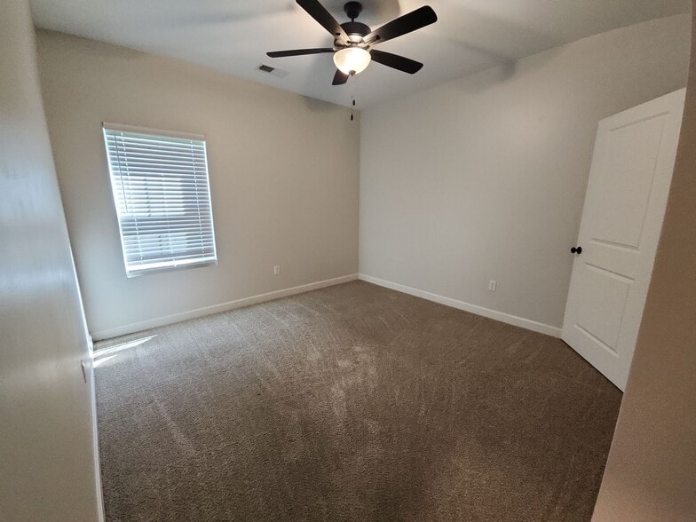 Building Photo - 390 N Liberty St