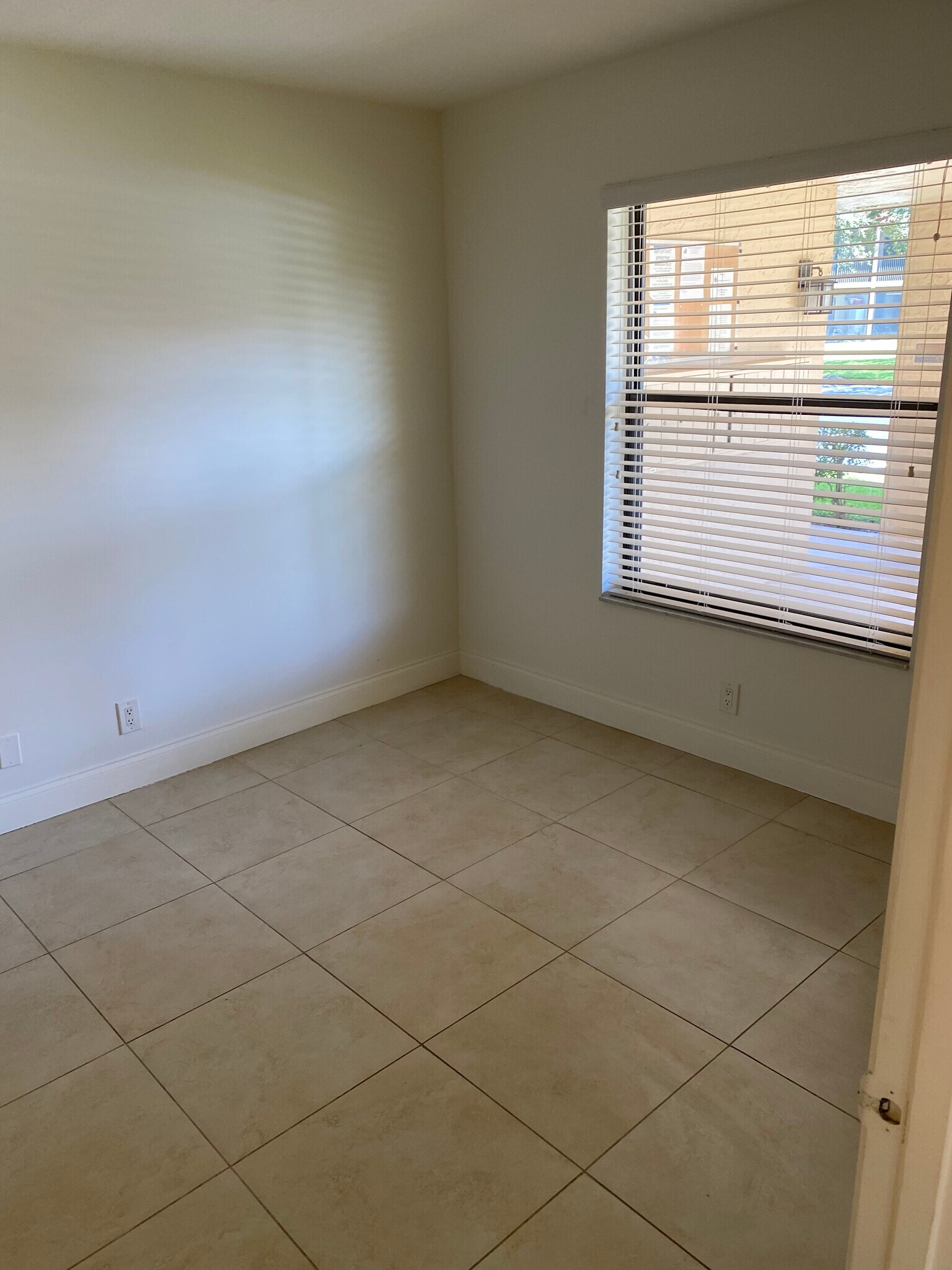 Front Bedroom Window - 21900 Lake Forest Cir