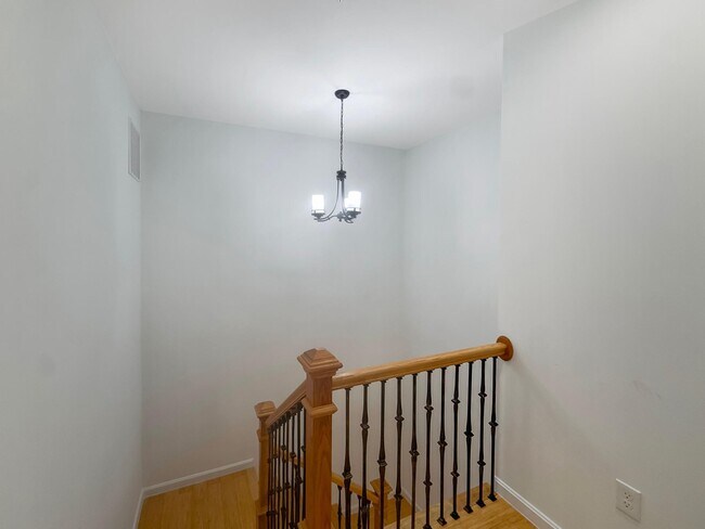 Building Photo - 2322 Shannon Pl SE