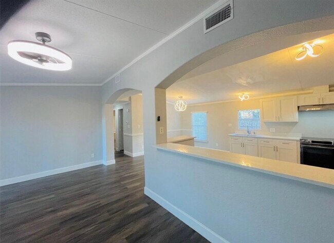 Building Photo - 33323 Falcon Spring St