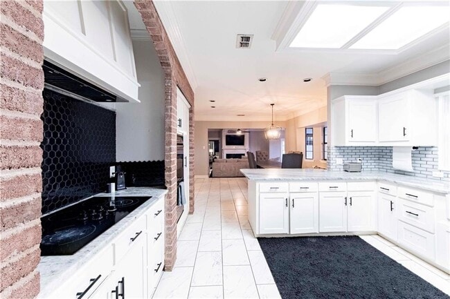Building Photo - 4517 River Park Dr