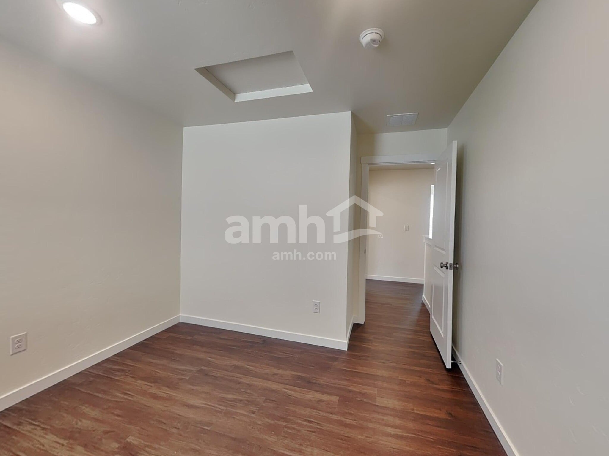 Building Photo - 1544 N Garnet Creek Ave