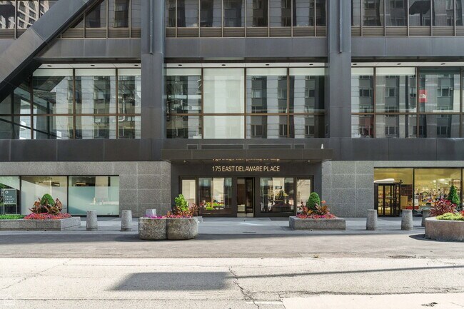 Building Photo - 175 E Delaware Pl