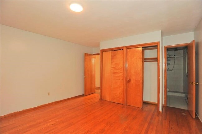 Building Photo - 15 Green Valley Dr