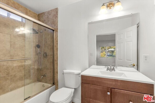 Building Photo - 262 MacDonald St