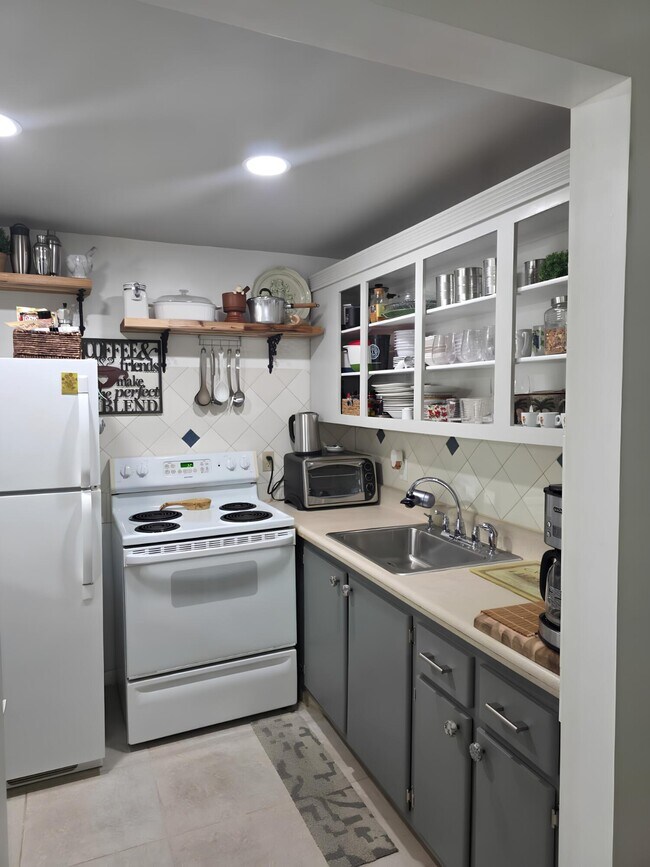 Building Photo - 563 Durham Cir