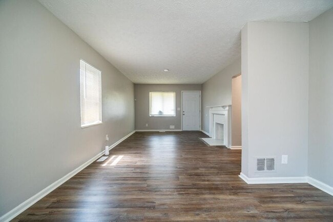 Building Photo - 2200 Homestead Dr