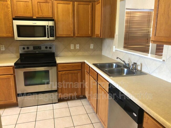 Building Photo - 4705 Golden Gate Dr