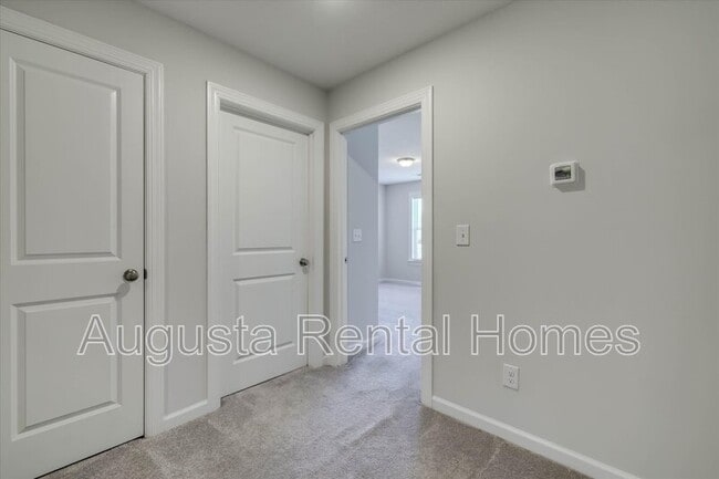 Building Photo - 504 Vinings Dr