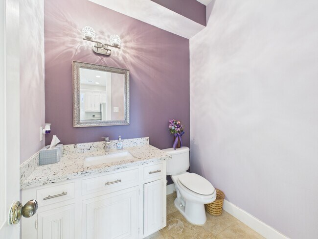 Building Photo - 702 Daria Ct