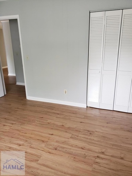 Building Photo - 991 Live Oak Dr