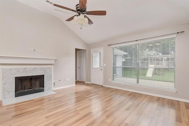 Building Photo - 3026 Silver Spring Trail