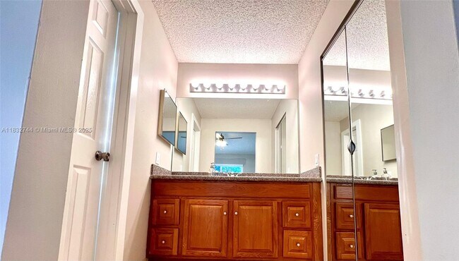 Building Photo - 4280 Ironwood Ct