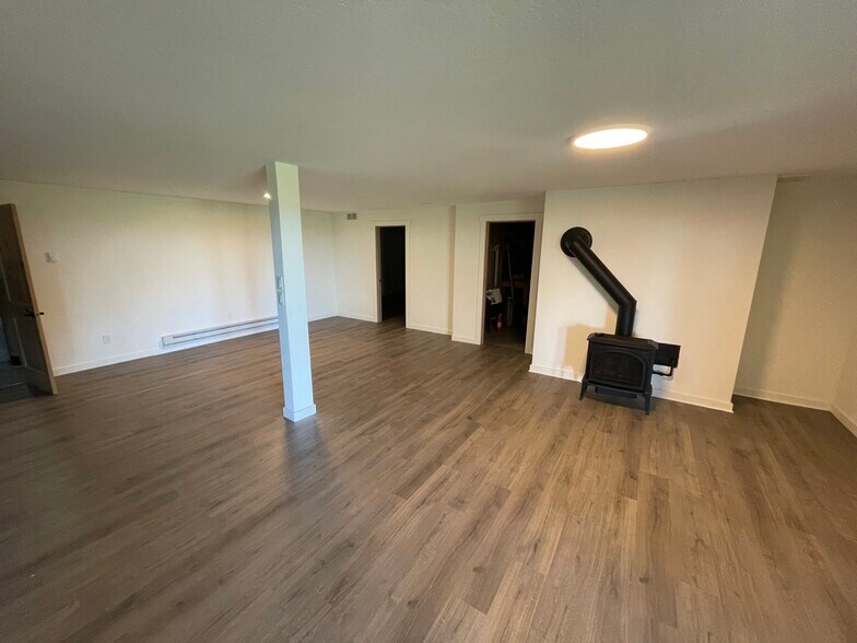 Main Basement room - 5014 Justin Ln