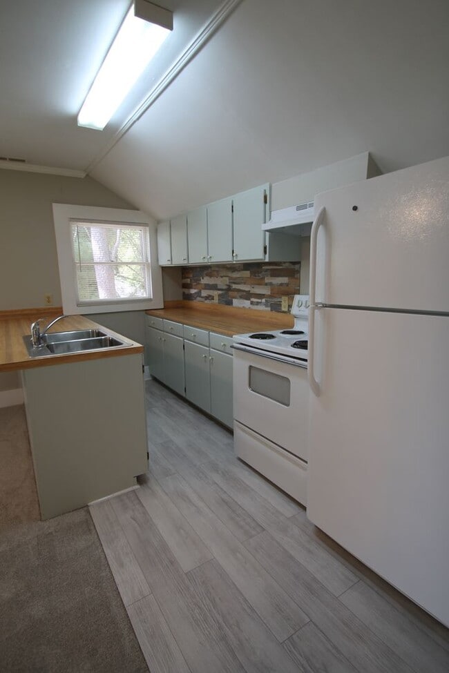 Building Photo - Exclusively Offered by Muse Realty LLC