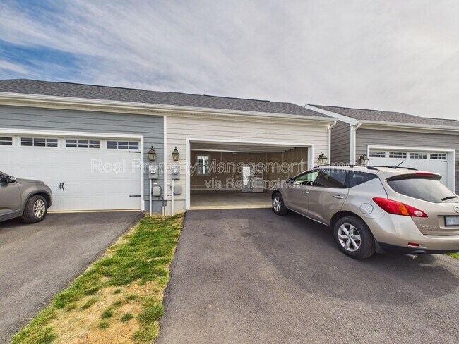 Building Photo - 3284 Charleston Blvd