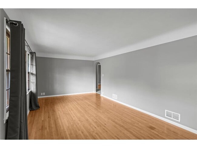 Building Photo - 1435 Englert Rd