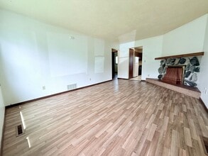 Building Photo - 204-206 Elm Street