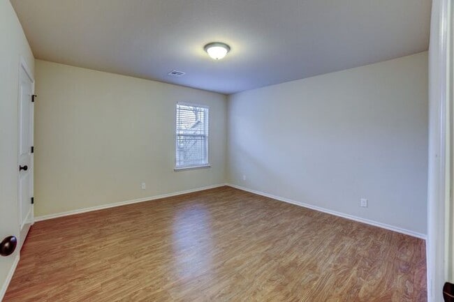 Building Photo - Bright & Modern 3BR Near TU & Cherry Stree...