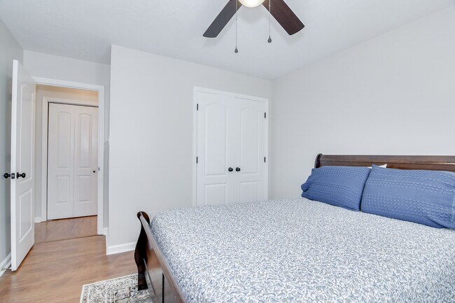 Building Photo - 2003 Helmsdale Ln