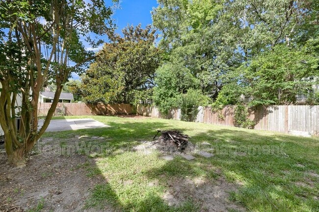 Building Photo - 2134 Vespers Dr