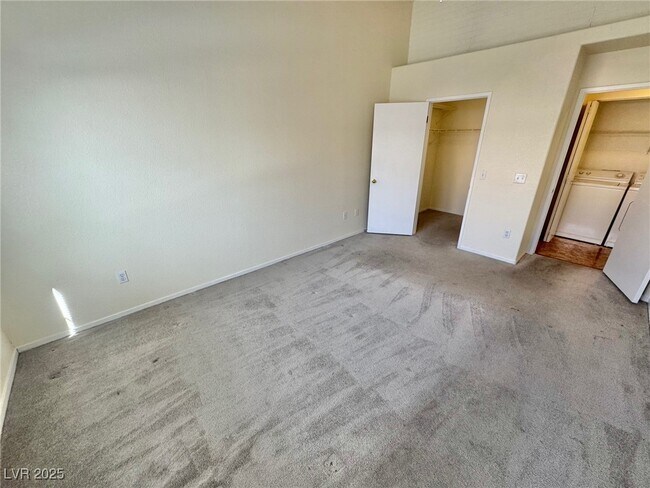 Building Photo - 5415 W Harmon Ave