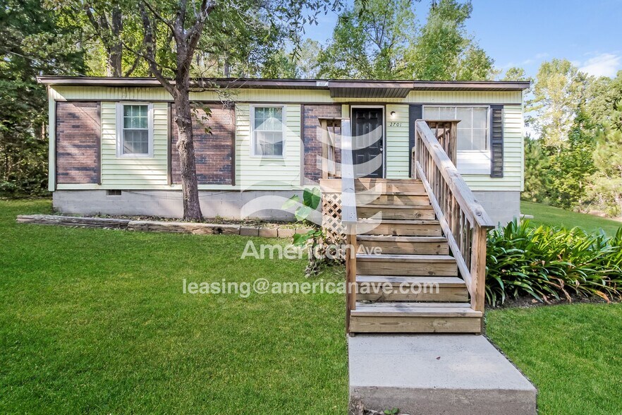 Primary Photo - 2701 Welland St