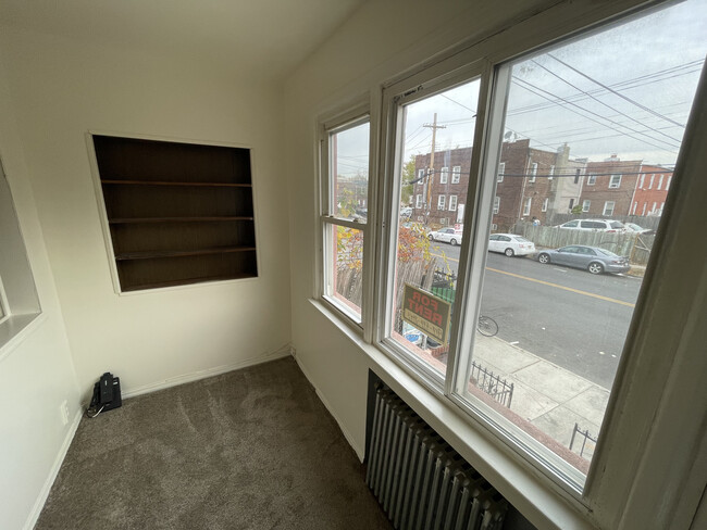 SUNROOM - 1128 E 98th St