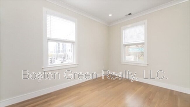 Building Photo - 2 Rossmore Road