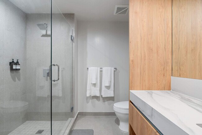 Building Photo - 11 NE 6th St